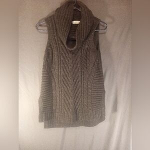 Elle Olive Cable-Knit Sleeveless Turtleneck Sweater